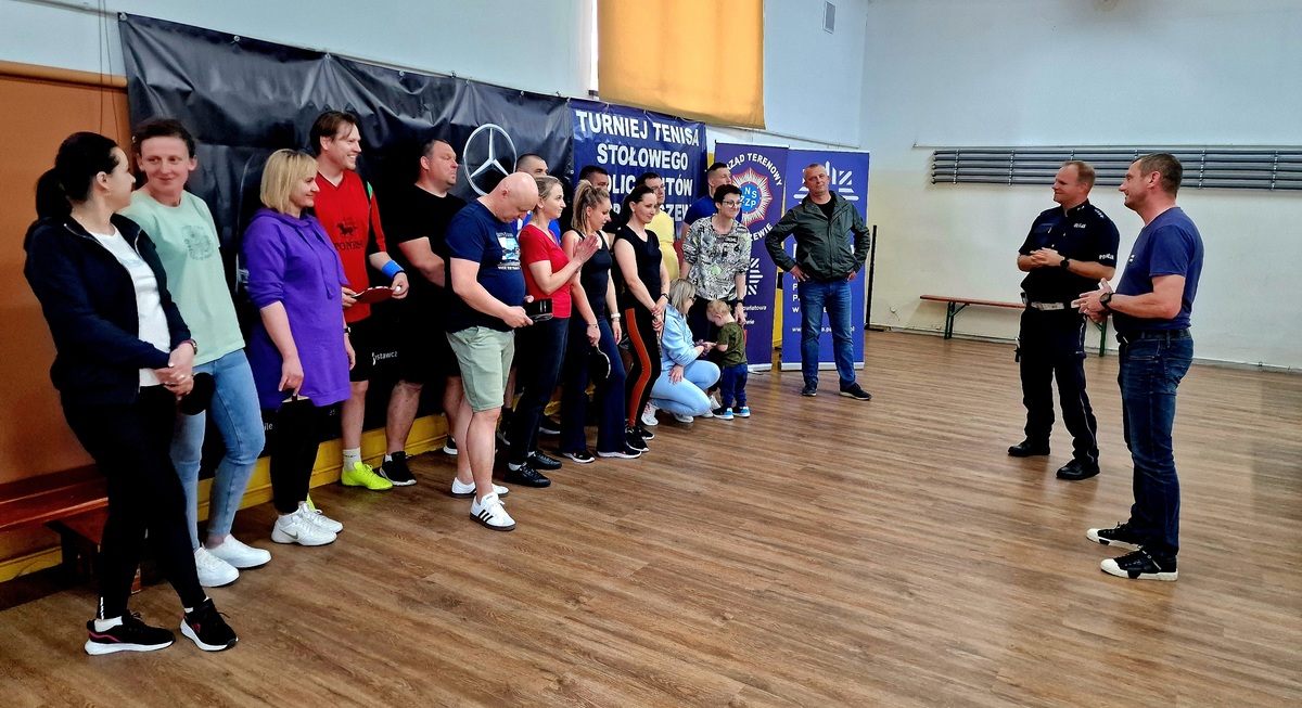 zdjecie grupowe uczestników turnieju