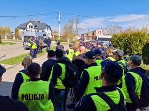 policjanci w trakcie zbiórki