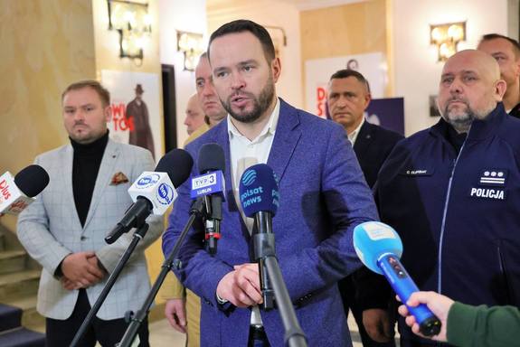 wojewoda i zastępca komendanta policji