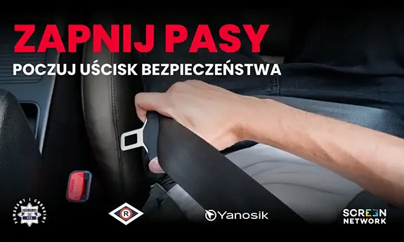 ręka zapinająca pasy